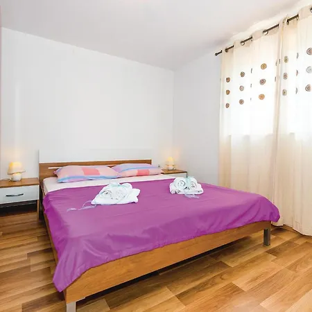 Two-bedroom In דירה *