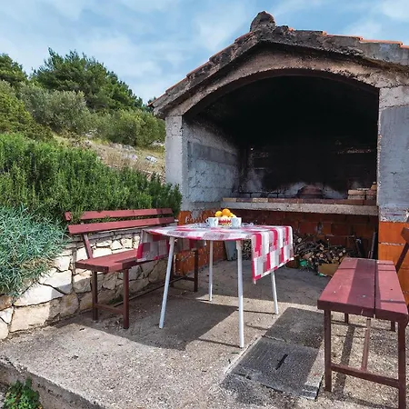 Two-bedroom In Dolac Dolac