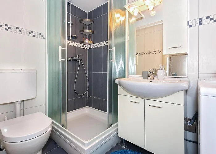 Two-bedroom In Dolac דירה