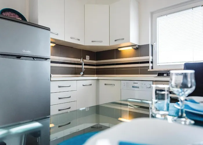 Two-bedroom In Dolac דירה Dolac