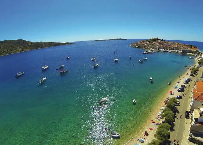 Two-bedroom In Dolac דירה *