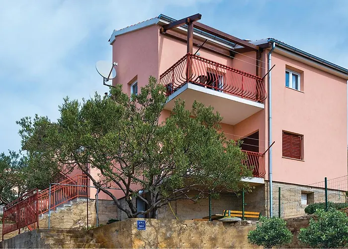 Two-bedroom In Dolac *
